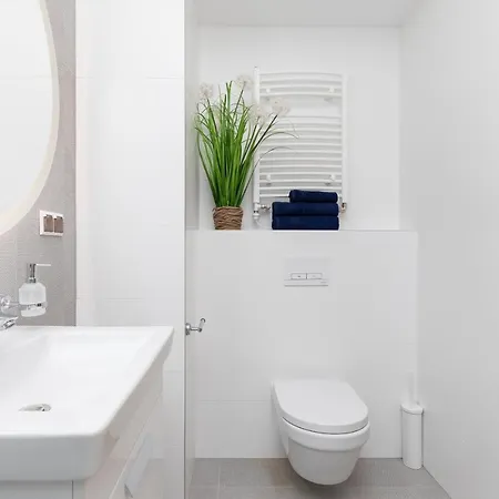 Aquamarina Prima Marina Invest *